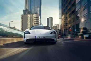 Porsche выпустит более дешёвую версию электрокара Taycan (фото)
