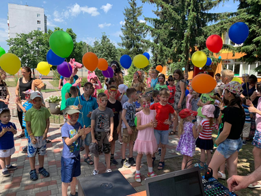 Concord bank отпраздновал День защиты детей вместе с сотней детей из Детского дома семейного типа в Днепре