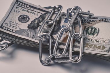 ЄС розробляє схему передачі активів рф на відновлення України - Bloomberg