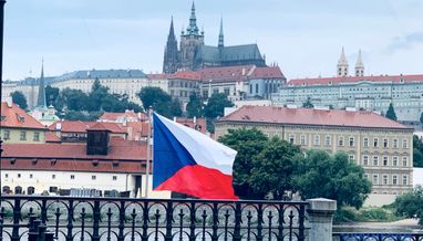 Біженці приносять до чеського бюджету більше, ніж отримали соцдопомоги