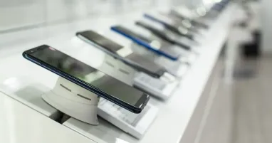 Поставки смартфонов в мире в третьем квартале упали на 9,7%