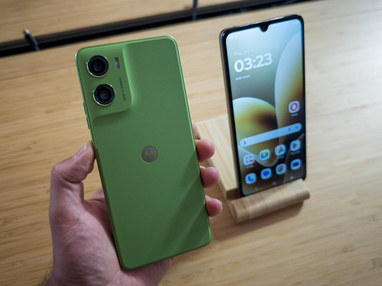Motorola выпустила самый дешевый в мире смартфон с батареей 7000 мАч (фото)