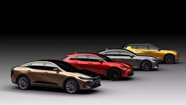 Новая Toyota Crown получила четыре варианта кузова