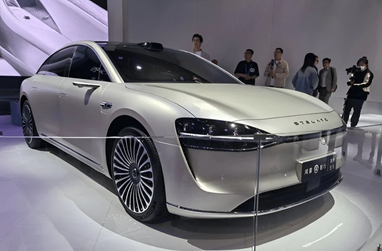 Представлено нового потужного суперника Tesla Model S від Huawei (фото)