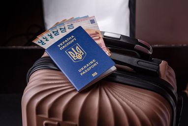 Де українці можуть перебувати без візи та скільки коштує в'їзд