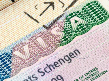 Франция возобновляет выдачу туристических виз гражданам рф