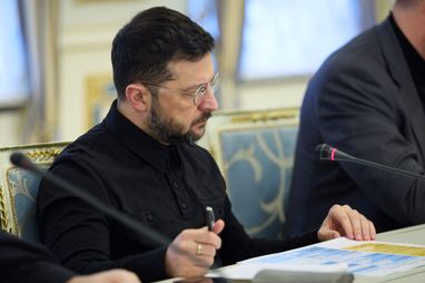 Зеленський доручив уряду запустити експорт української зброї вже в листопаді