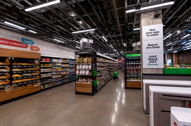 Amazon відкрив перший великий супермаркет без кас і продавців (фото)