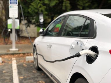 У 2023 році у Фінляндії зареєстрували рекордну кількість нових електромобілів