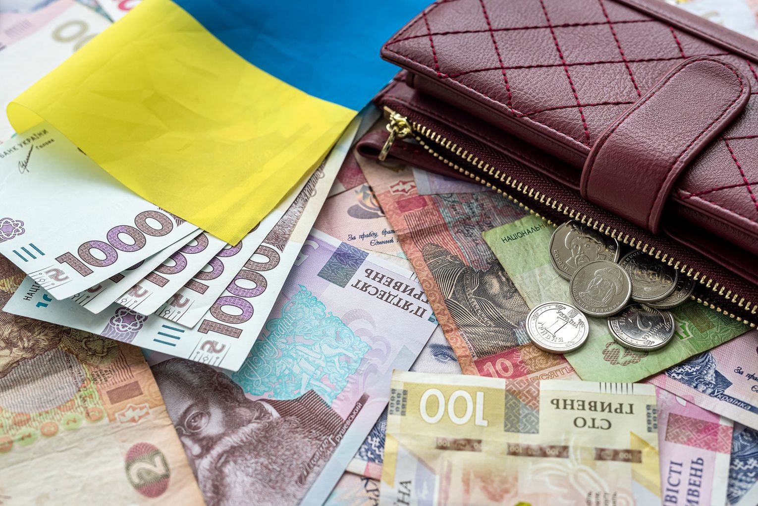 Як українці оцінюють свої доходи та різні сфери життя під час війни