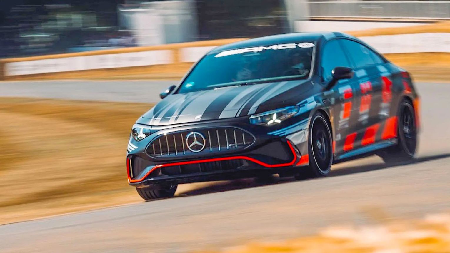 Mercedes представив електромобіль, що конкурує з Tesla Model 3 Performance