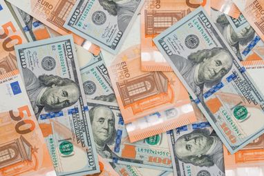 Що тиснутиме на курс валют у квітні