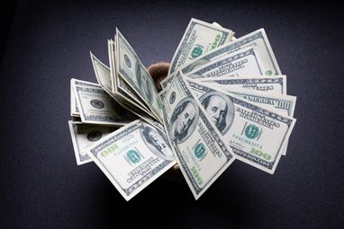 Доллар ослаб относительно основных валют на фоне дебатов вокруг госдолга