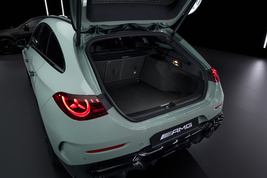 Mercedes-AMG представила новый CLA 45 (фото)