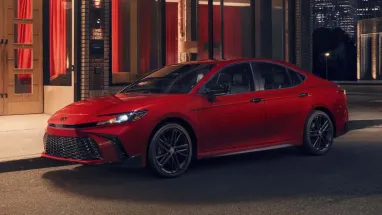 Toyota Camry получила новую стильную версию Nightshade Edition (фото)