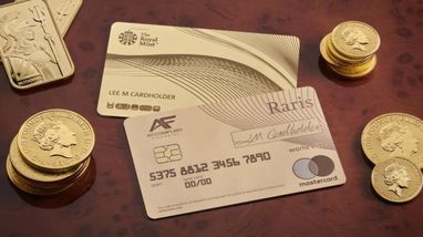 В Англії випустили платіжну картку з чистого золота вартістю $23 тисячі (фото)