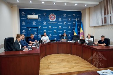 АМКУ разоблачил сговор при закупке штормовой одежды для ВСУ