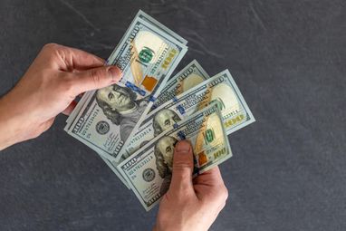 Интервенции Национального банка снова превысили $1 млрд
