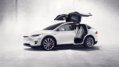 Продажі автомобілів Tesla в Китаї припинили зростання