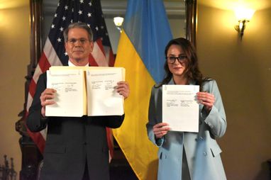 Украина и США подписали соглашение о полезных ископаемых: детали документа