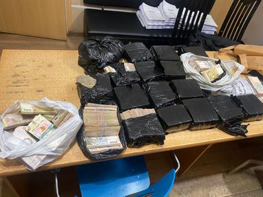 Таможенники изъяли 8 млн гривен у украинца на границе