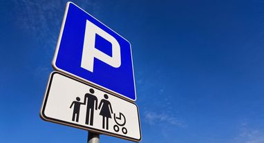 Количество таких паркомест должно составлять не менее 5% от общего количества мест на парковке