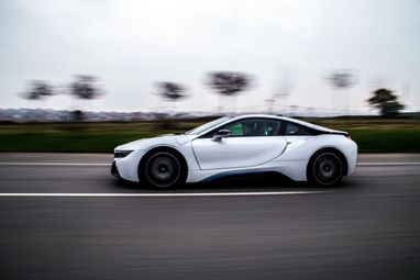 Вперше за 5 років Маск купив акції Tesla
