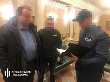Чиновника Секретариата Кабмина задержали на взятке в 2,5 млн гривен (фото)