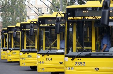 Киев недополучил 1,7 млрд грн из-за простоя коммунального транспорта во время тревог