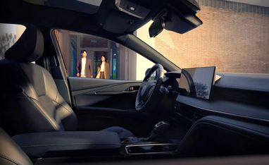 Toyota Camry получила недорогую и экономичную версию в спортивном стиле