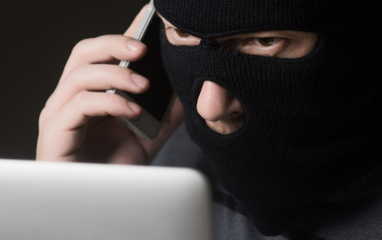 7 із 10 українців занепокоєні тим, що їхні близькі можуть стати жертвами онлайн-шахраїв — дослідження