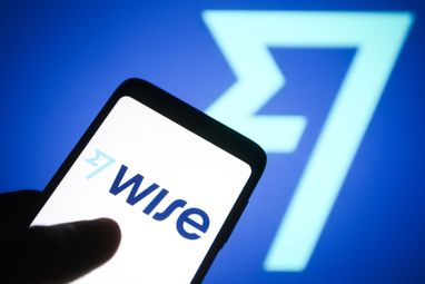 Wise перестал выдавать украинцам цифровые карты