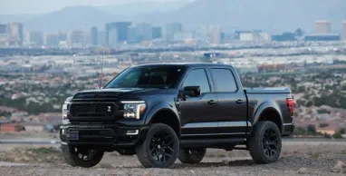Ford представил сверхмощный пикап для тяжелого бездорожья (фото, видео)