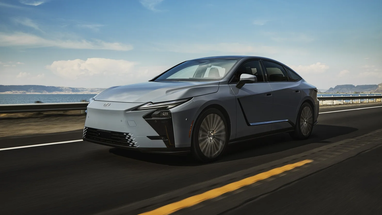 Електрокар має запас ходу до 494 км