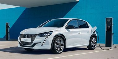 В Peugeot показали недорогой городской электрокар с запасом хода 400 км