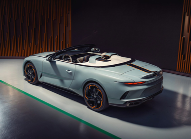 Bentley представила первый эксклюзивный кабриолет Batur Convertible