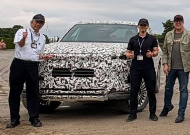 Toyota заинтриговала новым большим внедорожником