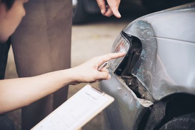 Автомобіль після ДТП: чи вигідно купувати та на що звернути увагу