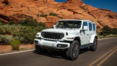 Jeep відкликає 228 тисяч плагін-гібридних Wrangler через ризик займання акумуляторів