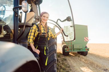 Жінки в Україні опановують «чоловічі» професії: який фах найпопулярніший