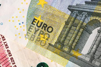 В октябре курс евро в Украине будет преимущественно находиться в пределах 51,8-53 грн/€.