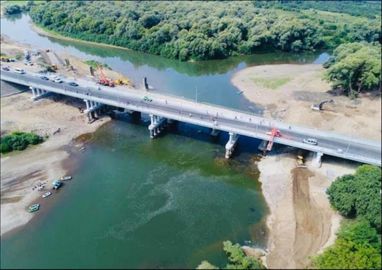 На Львовщине открыли 180-метровый автомобильный мост (фото)