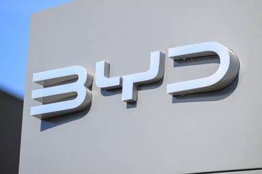 Через слабкий попит у Китаї продажі електрокарів BYD впали