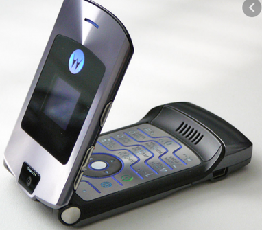 Раскладушка Motorola Razr получит золотой цвет (фото)