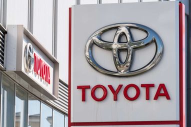 Toyota фиксирует падение продаж