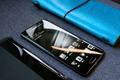 В Сети появились "живые" фото Mate 9 Porsche Design