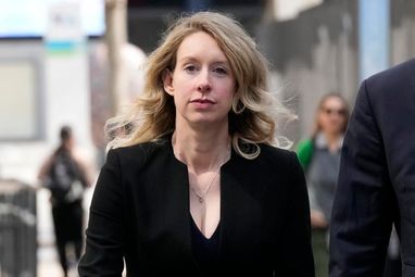 Срок заключения основательницы Theranos Холмс сократили на два года