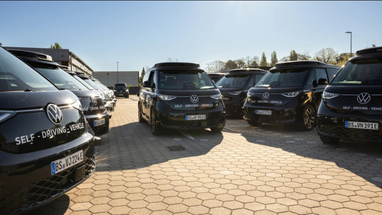 Volkswagen представив своє перше роботаксі, випередивши Tesla (фото)