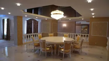 В Киеве продается квартира размером с торговый центр (фото)