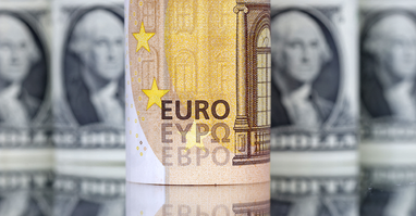 Частка євро у міжнародних платежах впала до трирічного мінімуму
